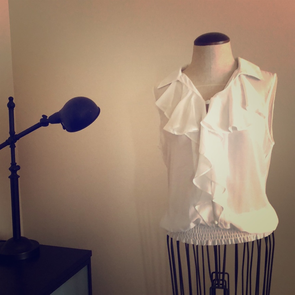 Mine White Sleeveless Blouse